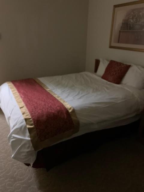 Redwood Motor Inn Брандън Екстериор снимка