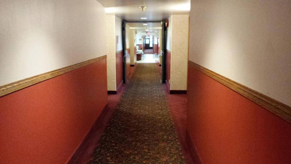 Redwood Motor Inn Брандън Екстериор снимка