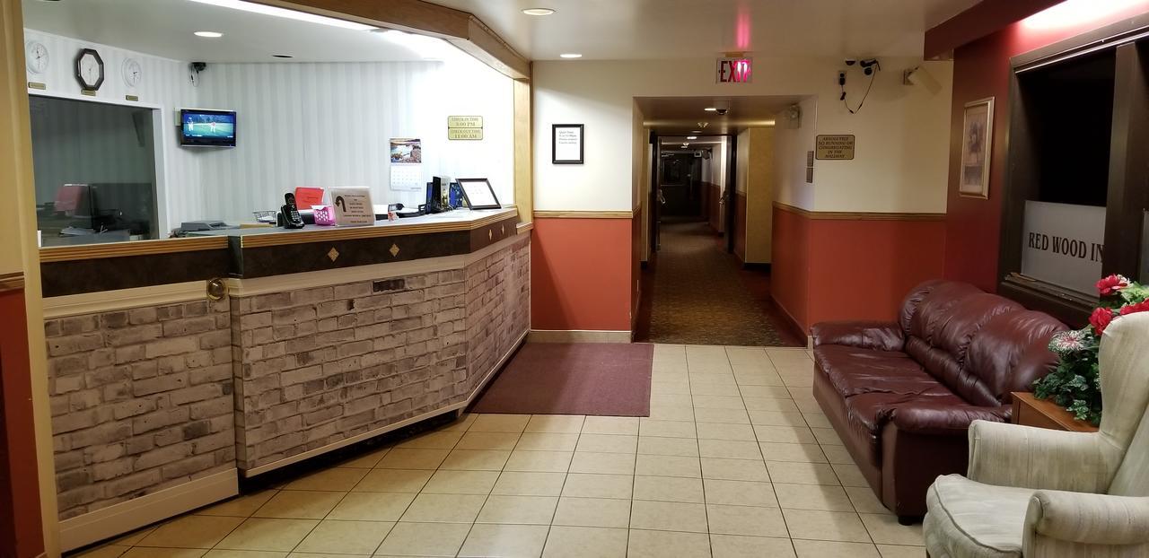 Redwood Motor Inn Брандън Екстериор снимка