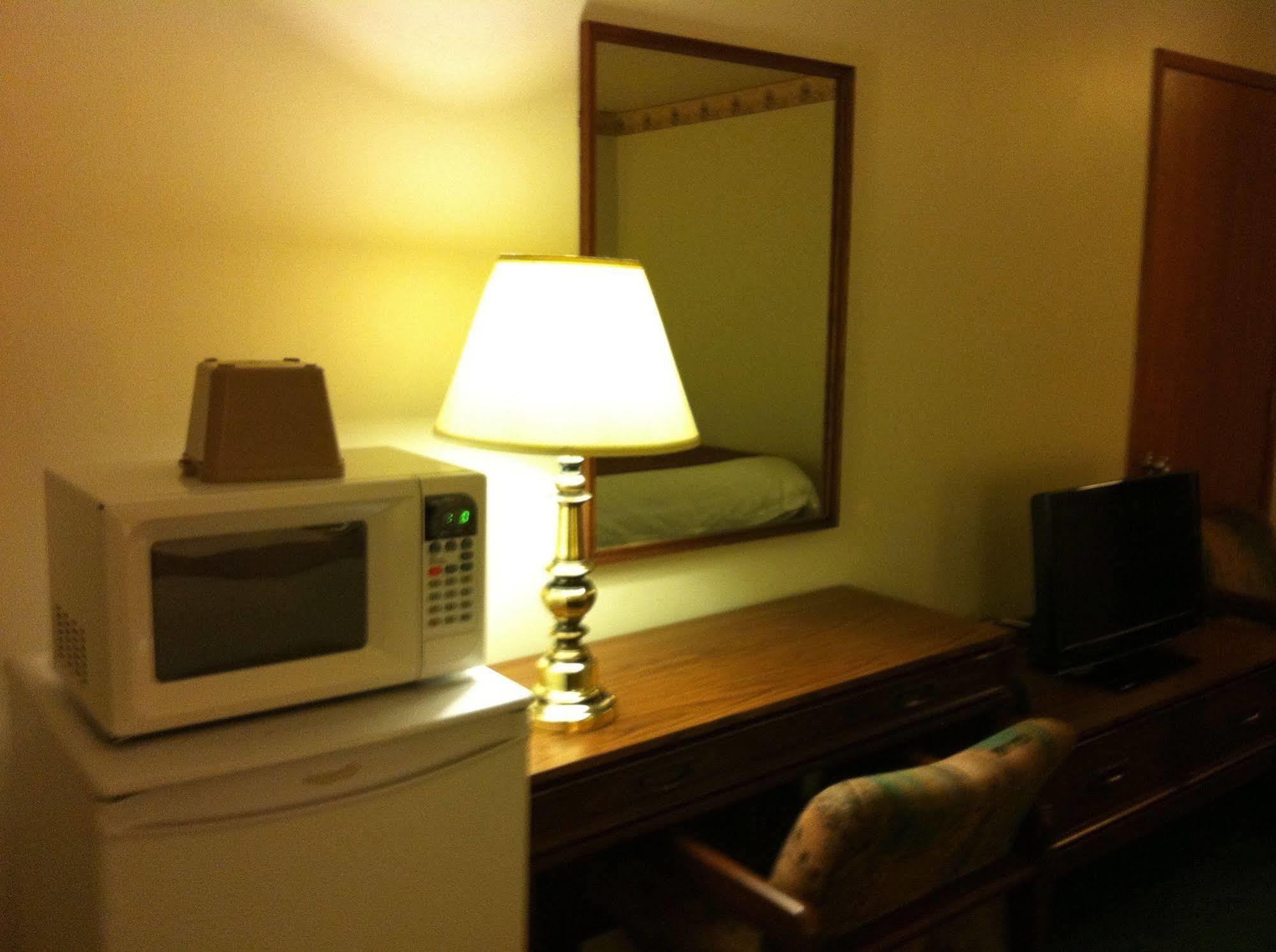 Redwood Motor Inn Брандън Екстериор снимка